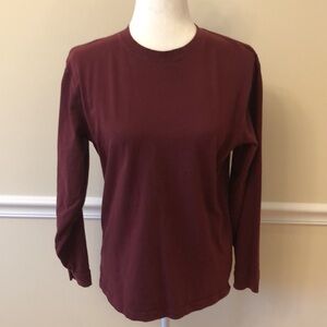L.L. Bean Men’s Carefree Non-Shrink Tee in Maroon. Size Small.